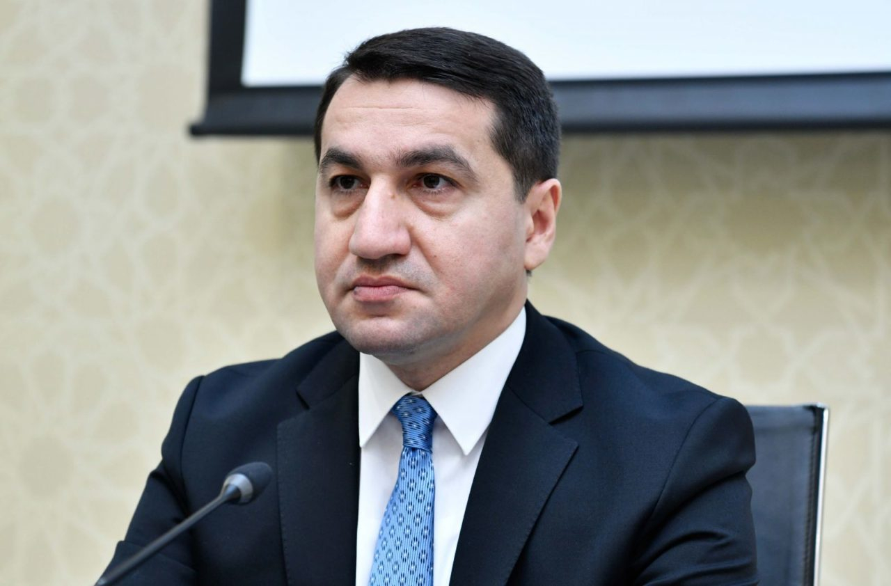 Hikmət Hacıyev: C5+1 formatına qoşulmaq Azərbaycanın öz köklərinə qayıtması deməkdir