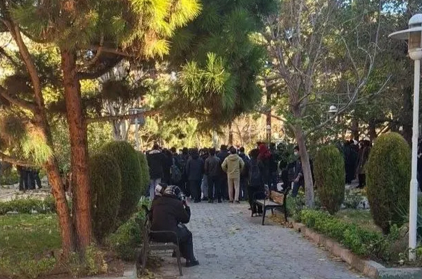 حداقل ۹ دانشگاه در سومین روز اعتصاب‌ها به جمع معترضان پیوستند