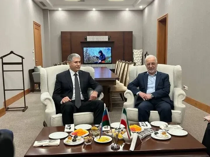 وزیر کشور ایران وارد جمهوری آذربایجان شد