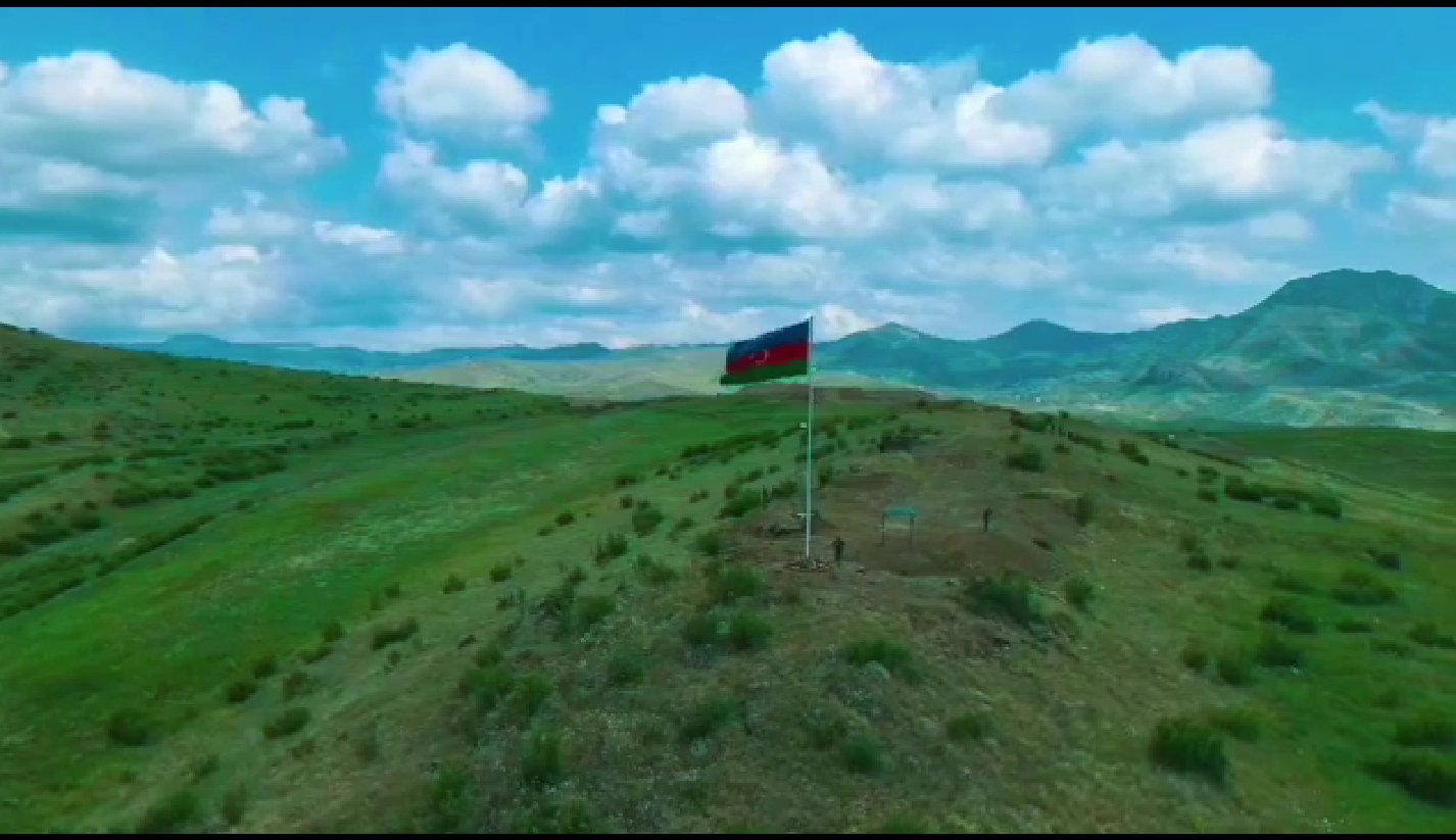 اهتزاز پرچم آذربایجان در خیریملی