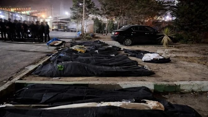 خبرها با تأخیر می‌رسند؛ افشای جزئیات تازه و هولناک از سرکوب ۱۸ تا ۲۰ دی در شهرهای آذربایجان‌جنوبی و ایران