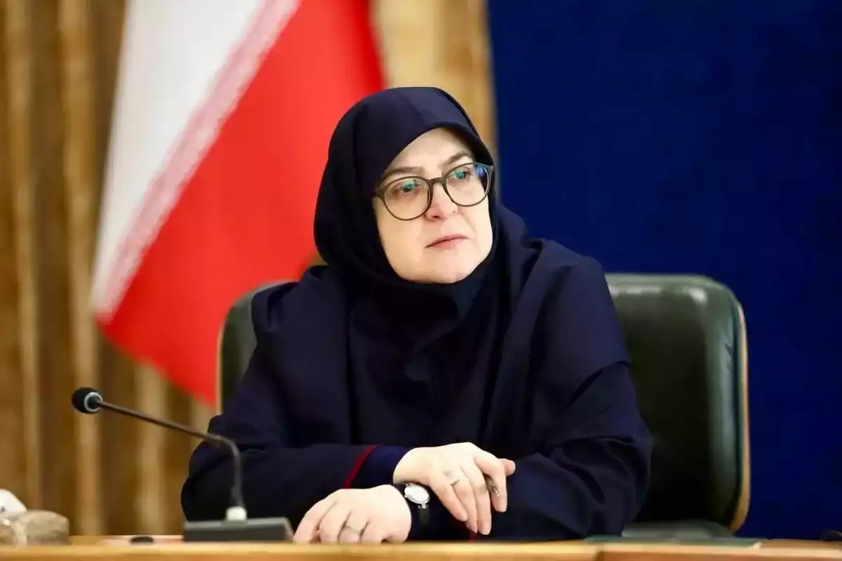 Iran blames US sanctions as dollar climbs to 2.1 million rials