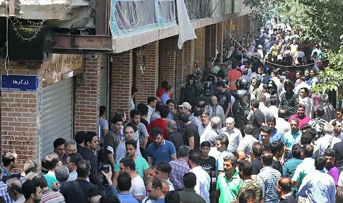 گزارش مرکز آمار از انقباض ۱۰.۱ درصدی اقتصاد ایران