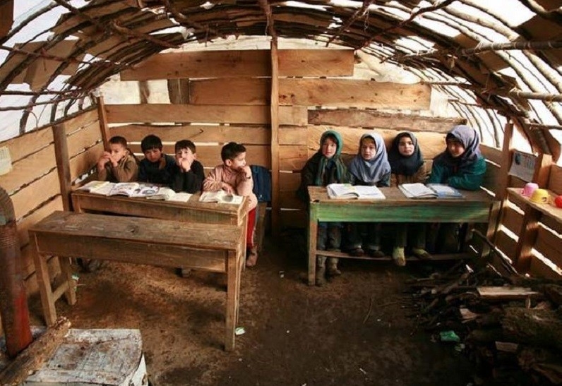 İranda 3 milyon şagird qəzalı məktəblərdə təhsil alır