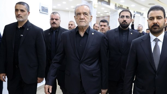 پزشکیان مراسم تشییع خامنه‌ای را نیمه‌تمام رها کرد