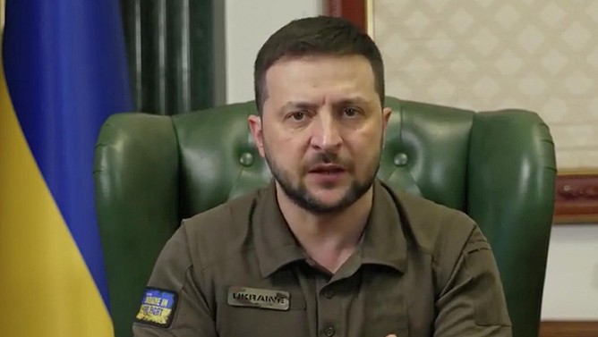 Zelenski Rusiyaya qarşı yeni uzaqmənzilli əməliyyatın başlanacağını açıqlayıb