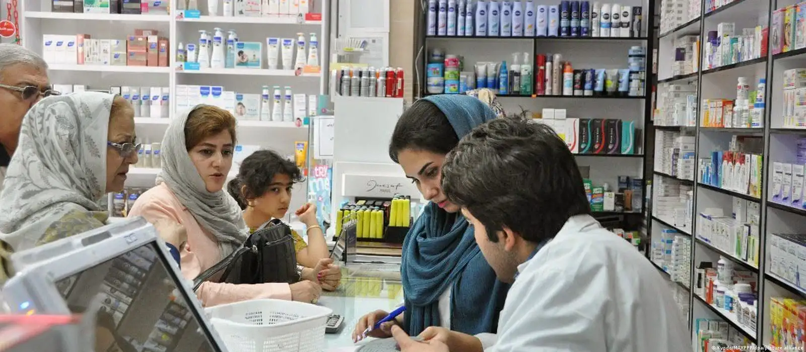 “İranda dərman qıtlığı antibiotiklərə və sonsuzluq dərmanlarına da təsir edib” – IRNA