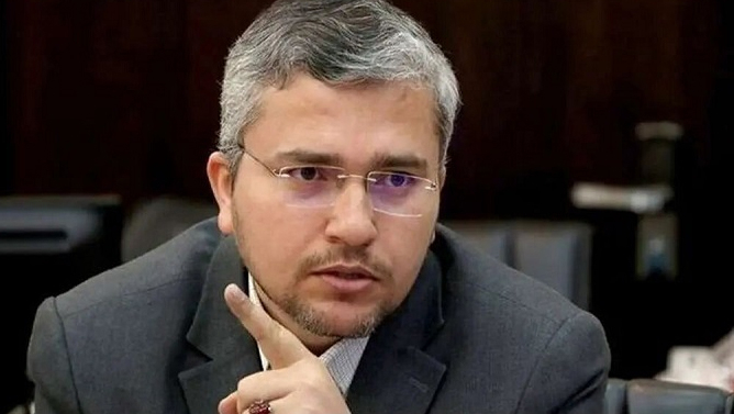 عضو مجلس: به‌جای دیپلمات، موشک برای مذاکره با «شیطان» بفرستید