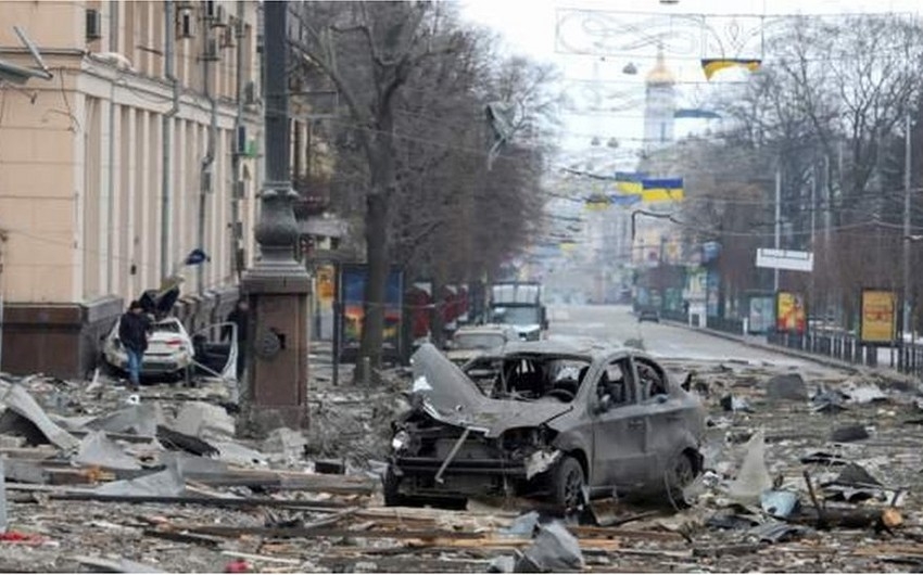 Rusiya ordusu Xarkovda mülki avtomobili vurub, 4 nəfər ölüb