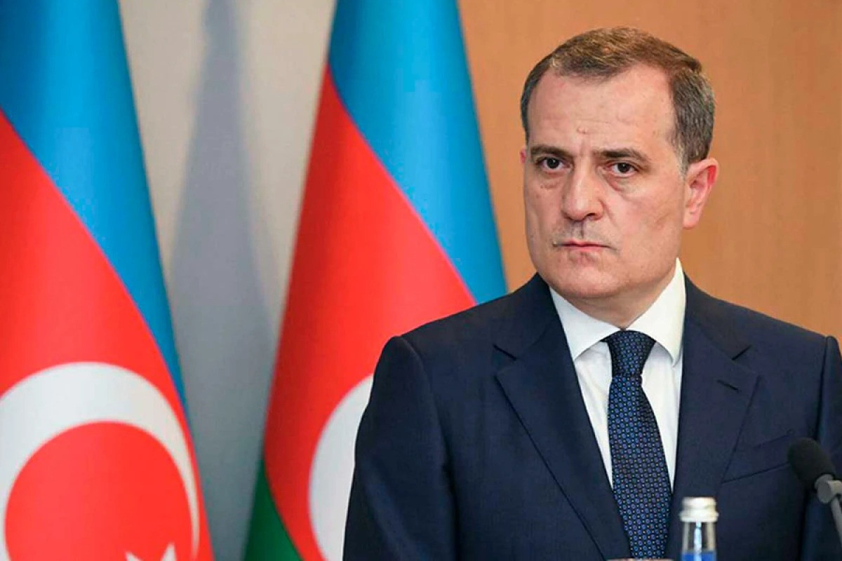 Azərbaycan İrandan bütün diplomatik heyətini çıxarır
