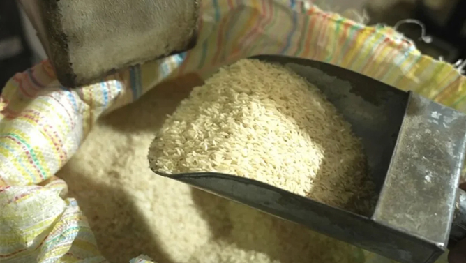 قیمت سرسام آور برنج، روغن و شکر در ایران