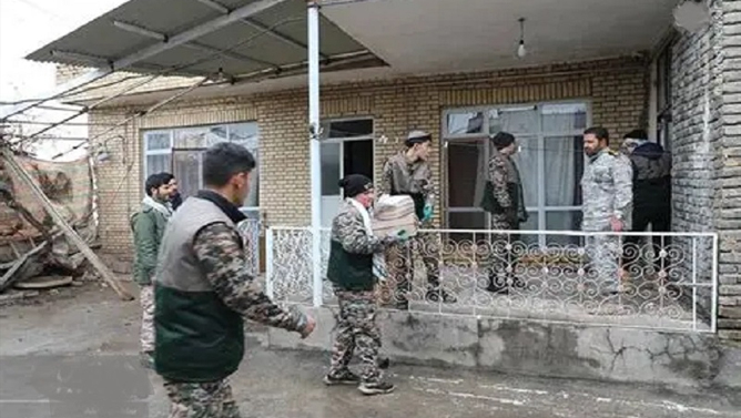 سپاه در آذربایجان غربی اسلحه توزیع می کند!