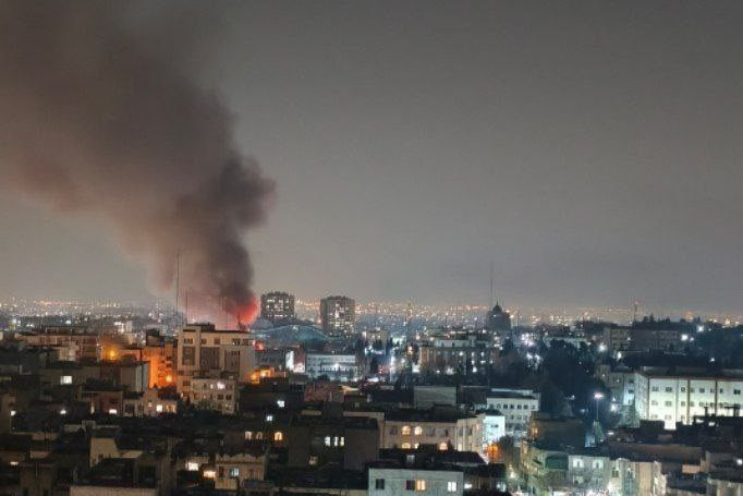 آتش‌سوزی در داخل محوطۀ ستاد مشترک ارتش در تهران