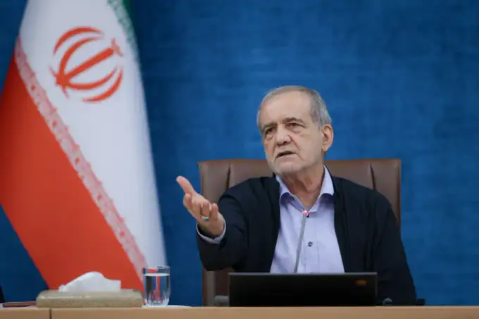 Pezeşkian İranda benzin qiymətlərinin artırılacağına işarə edib