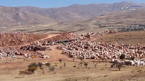 معدنکار قمی به بهانه ایجاد اشتغال، روستای قیزیل‌قیشلاق تیکان‌تپه (تکاب) را نابود کرد و معیشت دهها روستایی را از بین برد