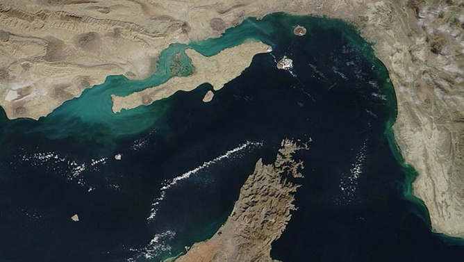 نفتکش هندی هنگام عبور از تنگه هرمز توقیف شد