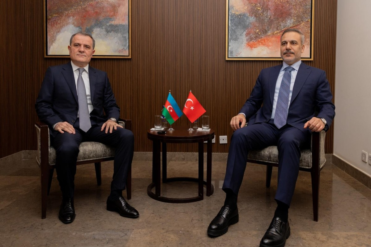 Ceyhun Bayramov Ər-Riyadda Hakan Fidanla regionda baş verən hadisələri müzakirə edib