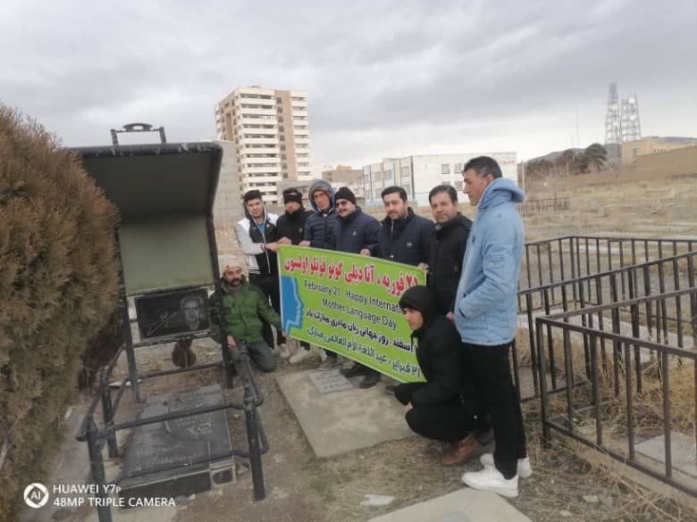 حضور  فعالین ملی آذربایجان در مزار پرفوسور زهتابی
