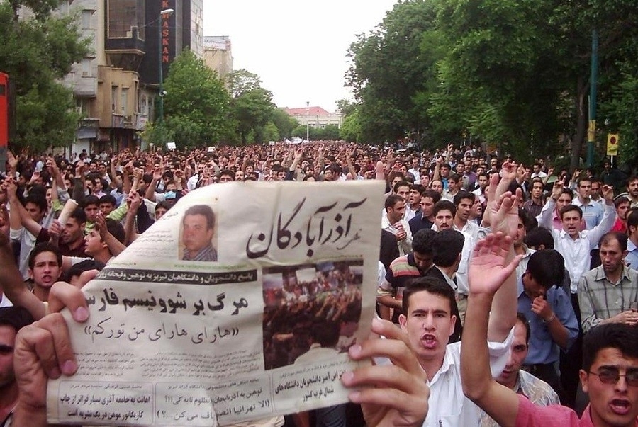 خرداد۱۳۸۵ آذربایجان؛ اولین و بزرگترین اعتراضات ضد نژادپرستی در تاریخ ایران