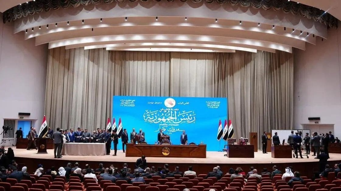 نایب‌رئیس پارلمان عراق: گروه‌های مسلح از یک کشور همسایه دستور می‌گیرند