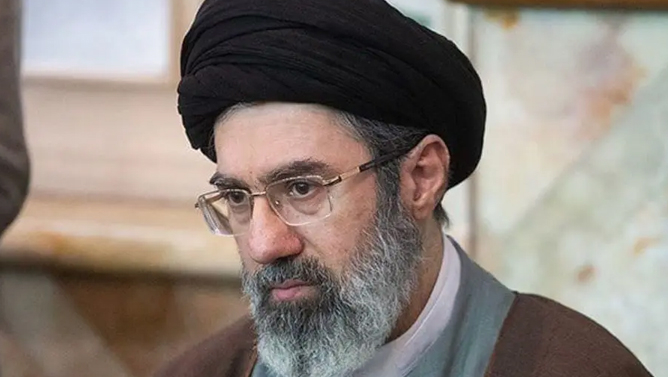 ادعای رهبری مجتبی خامنه‌ای تقویت شد