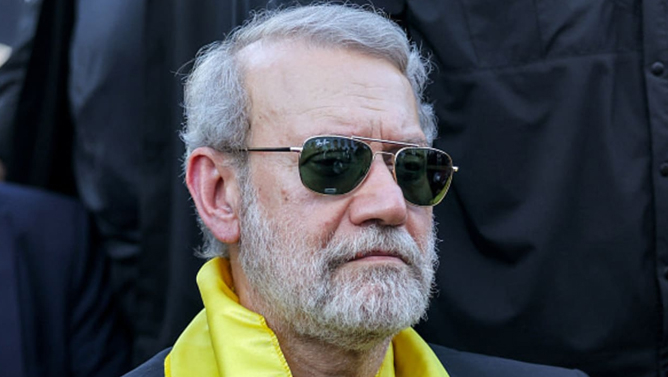 مشاور علی خامنه‌ای راهی عمان می‌شود