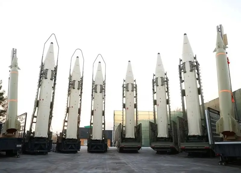Media: İran Rusiyaya yüzlərlə güclü ballistik raket göndərir