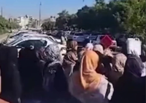 Qəzvin vətəndaşları şəxsi torpaqlarının dövlət qurumları tərəfindən zəbt edilməsinə etiraz edirlər