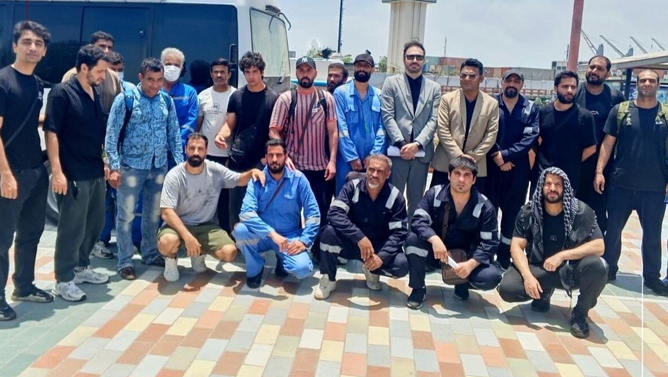۲۲ خدمه نفتکش توقیف‌شده توسط آمریکا وارد پاکستان شدند