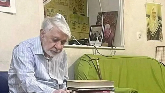 میرحسین موسوی: «بازی به پایان رسید؛ از قدرت کناره بگیرید »