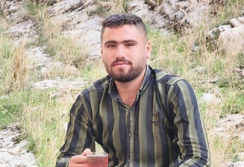 İran hərbçiləri daha bir gənci güllələdi