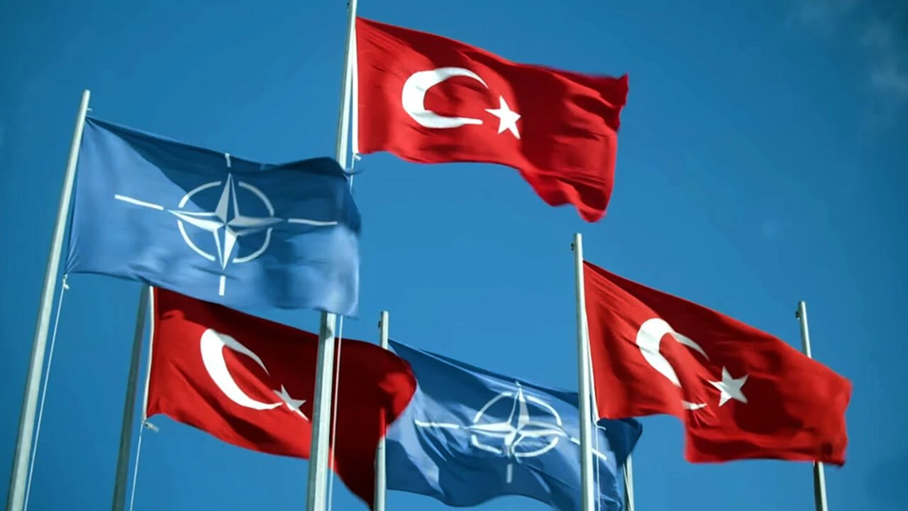 رویترز: رهبران ناتو در نشست آنکارا بر جلوگیری از دستیابی ایران به سلاح هسته‌ای تاکید خواهند کرد