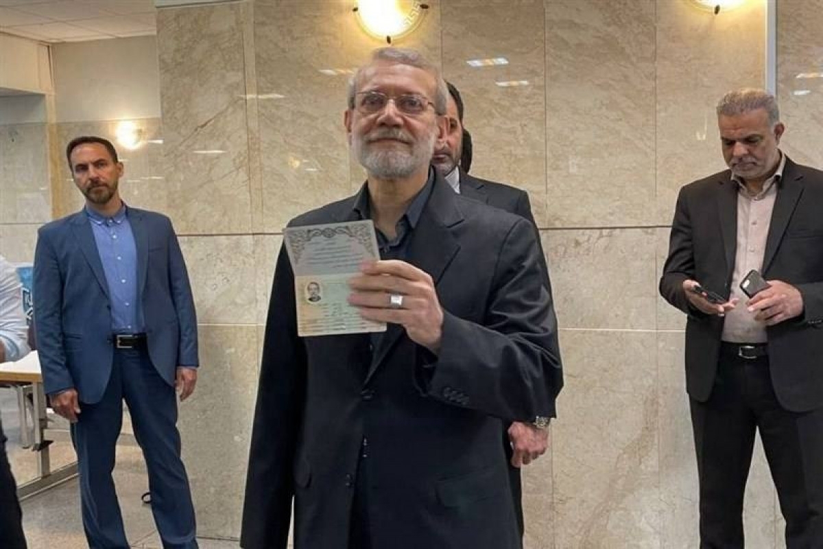 Ali Larijani registers as a possible presidential candidate
