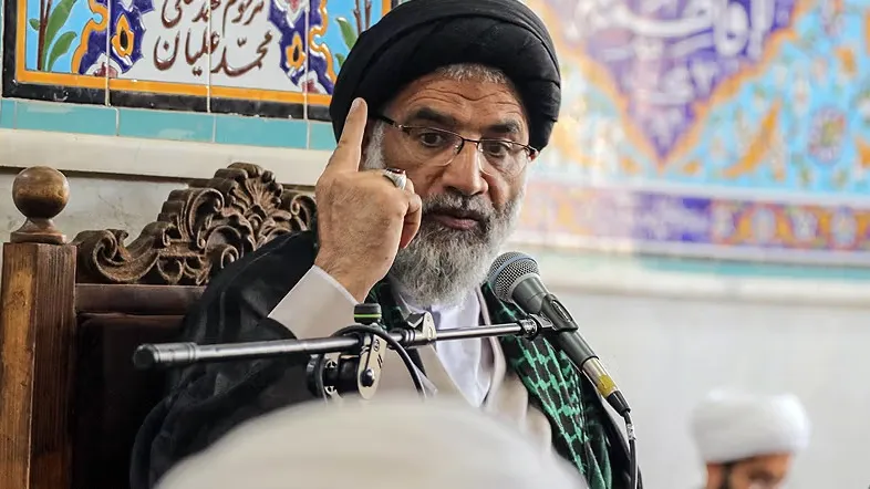 Əhvaz cümə imamı: İran Amerika bazaları məhv edilənə qədər döyüşməyə davam edəcək