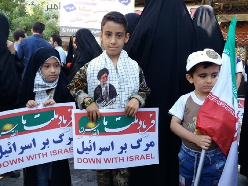 The Iranian regime uses children in the protests