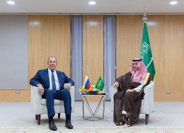 گفت‌و‌گوی وزرای خارجه عربستان و روسیه دربارۀ‌ ایران