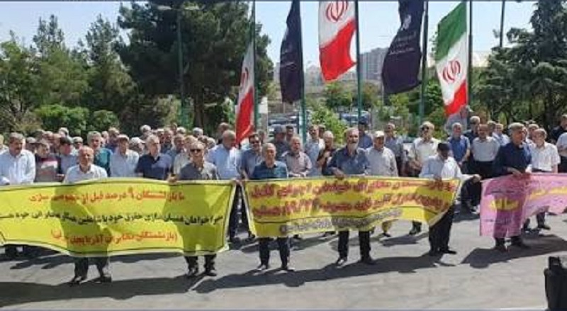 Təbrizli təqaüdçülər yenidən etiraz aksiyası keçirdilər