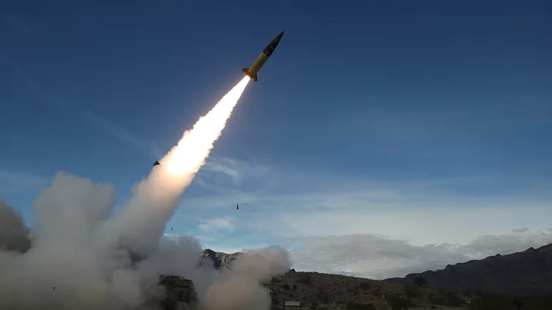 اوکراین برای نخستین بار از موشک‌های دوربرد آمریکایی «ا‌تکمز» علیه روسیه استفاده کرد