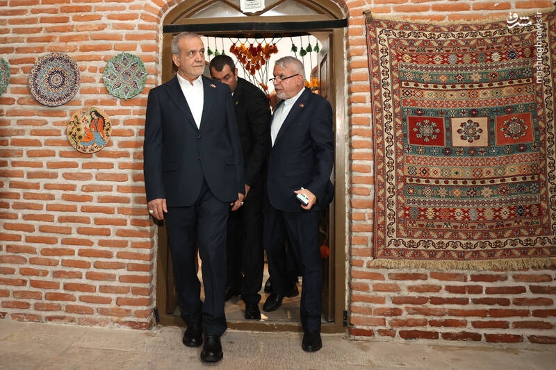 Pezeşkian İrəvanda Göy Məscidi ziyarət edib