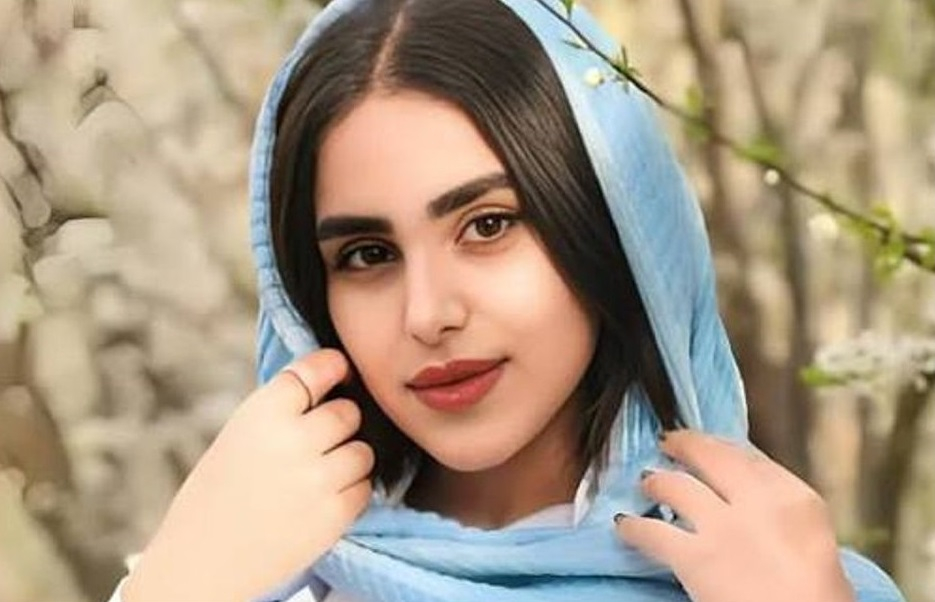 شقایق افشار نجفی دانش‌آموز ۱۸ ساله آذربایجانی اهل قزوین به ۹ سال حبس و مجازات‌های تکمیلی محکوم شد