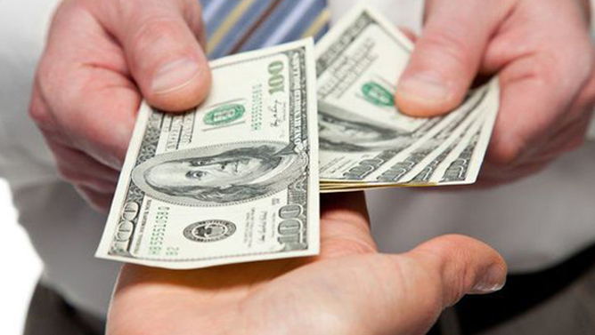 İranda dolların məzənnəsi 234 min tüməni keçib