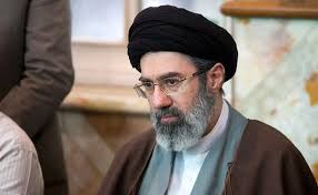 گزارش نیویورک‌تایمز درباره سوختگی‌های شدید صورت مجتبی خامنه‌ای و واگذاری اختیارات او به سپاه