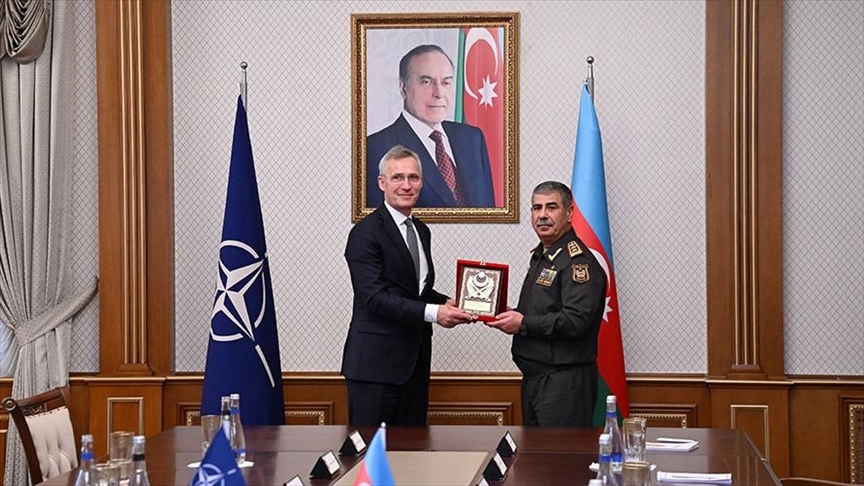 دیدار دبیرکل ناتو با وزیر دفاع آذربایجان در باکو