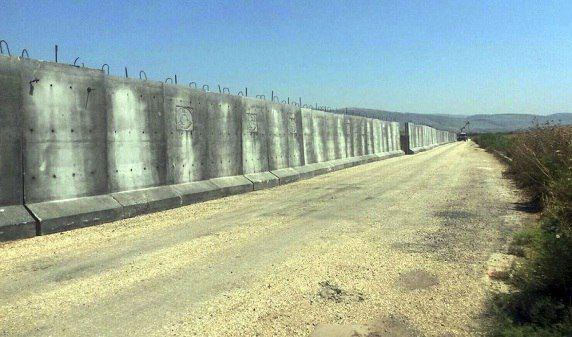 لتونی مرز خود با روسیه را به‌طور کامل حصارکشی کرد
