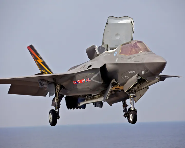CENTCOM: Hörmüz boğazında "F-35" qırıcısı patrul xidməti həyata keçirir