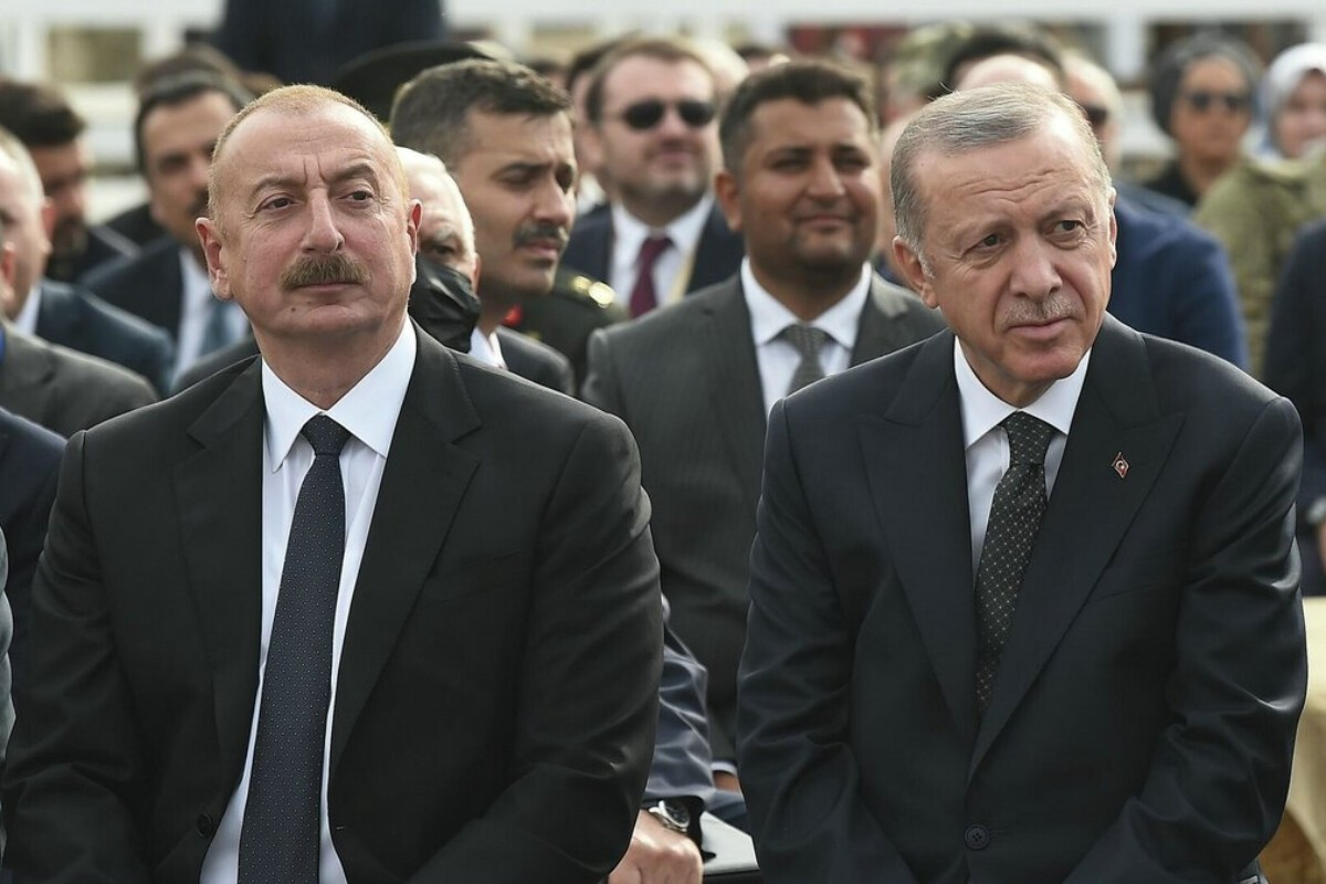 Prezident İlham Əliyev Ərdoğana zəng edib, Türkiyəyə qarşı həyata keçirilmiş raket hücumunu qınayıb