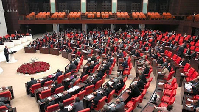 Türkiyə parlamentində PKK üzvləri üçün şərti amnistiya prosesi başladı