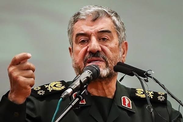 اعتراف سپاه: اسرائیل فروردین ماه به پایگاه هوایی اصفهان موشک زد