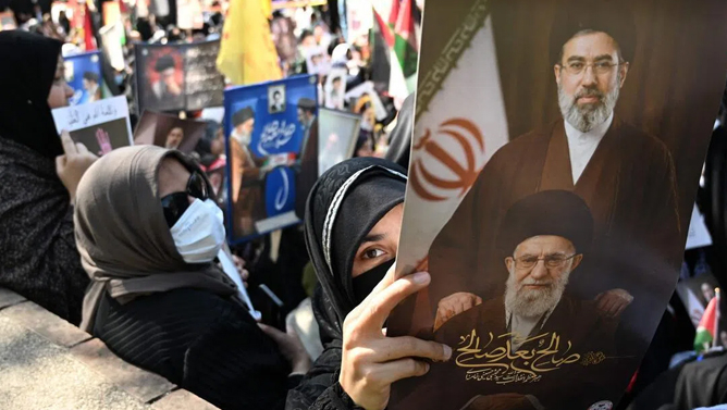 پیام مجتبی خامنه‌ای با صدای فرد دیگر منتشر شد