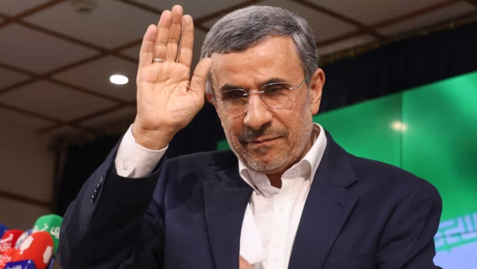 New York Times: Əhmədinejad İranda rejim dəyişikliyi planının namizədi olub